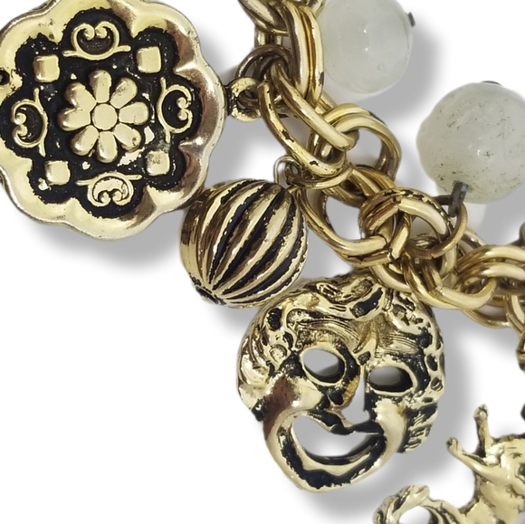 1950s GOLDTONE VENETIAN MASK THEATRICAL STATEMENT CHARM BRACELET - Picture 6 of 9